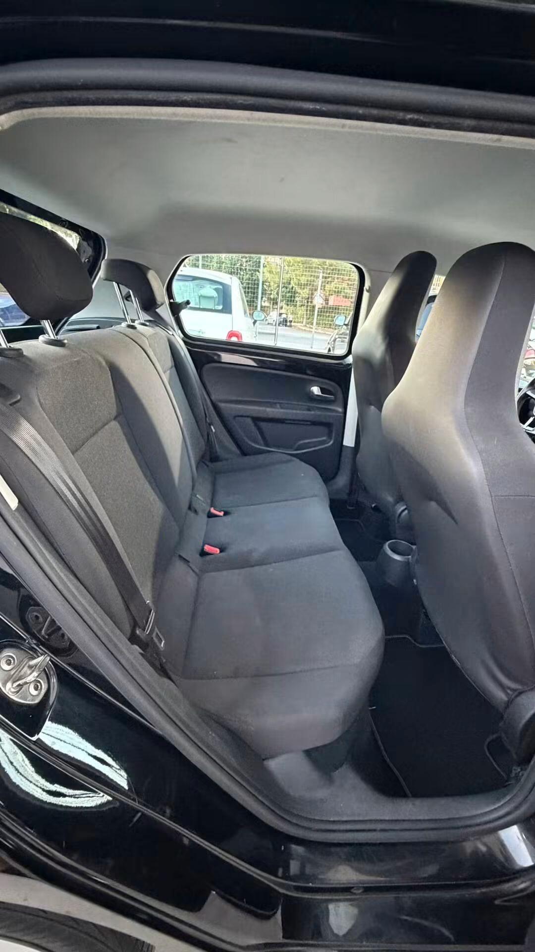 Volkswagen up