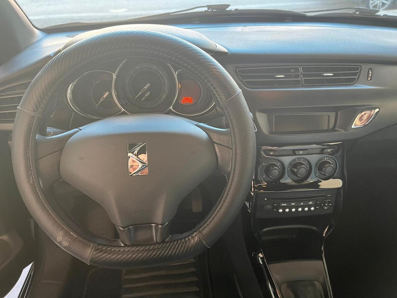 DS3 3 1.4 HDi 70 Just Black