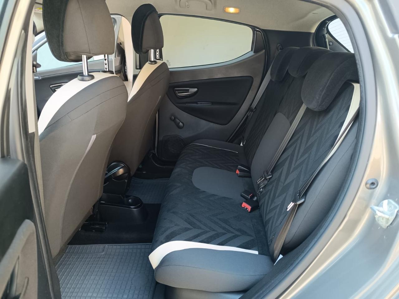 Lancia Ypsilon 1.3 MJT 16V 95 CV 5 porte S&S Gold