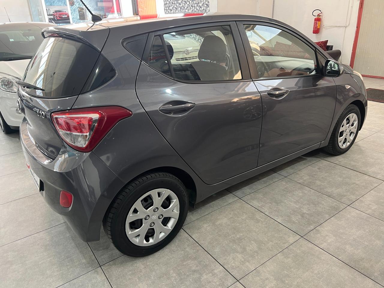 Hyundai i10 1.2 65 CV - STYLE - 2015