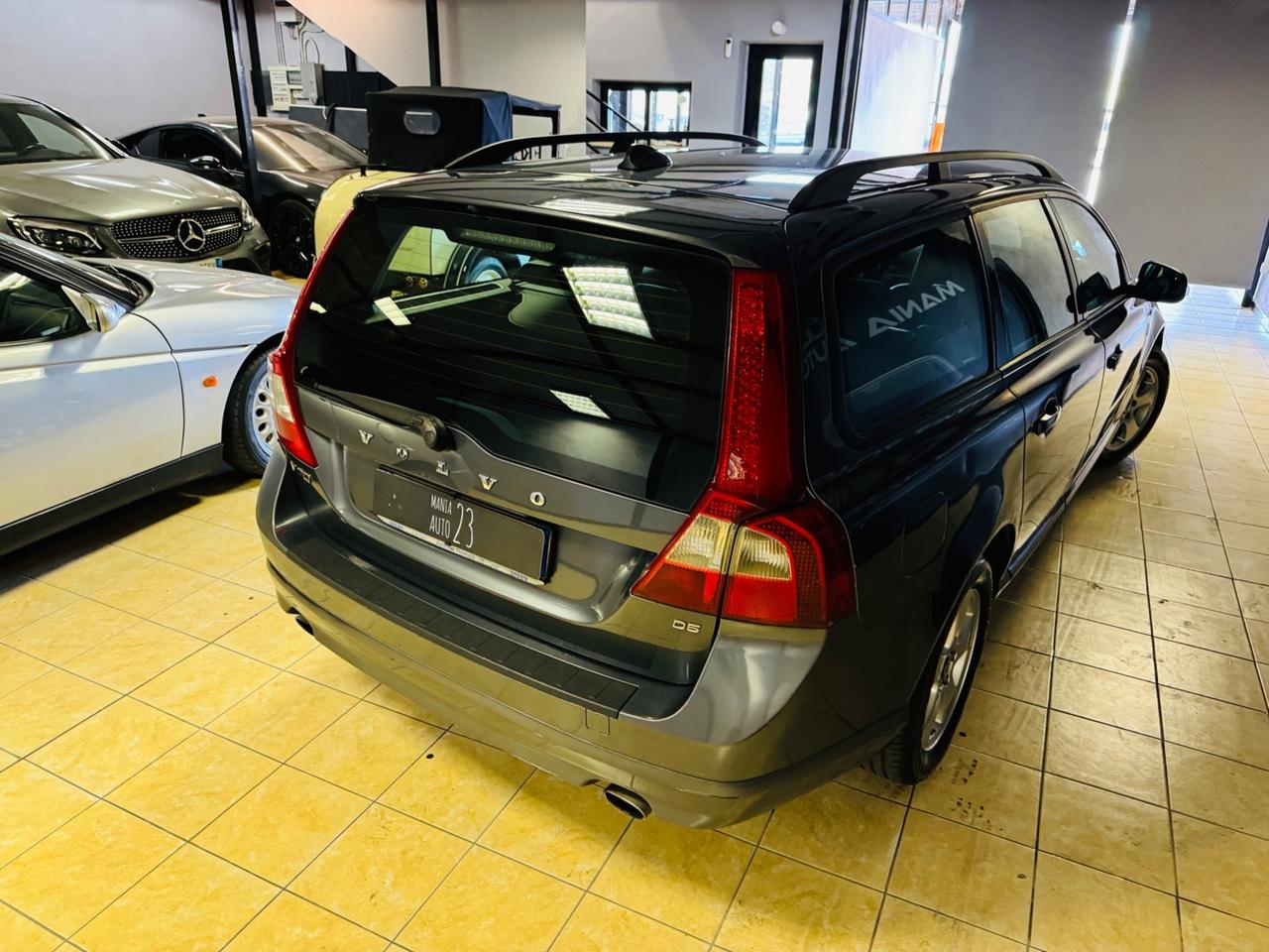 VOLVO V70 2.4 d5 Summum*unipro*service*km originali*