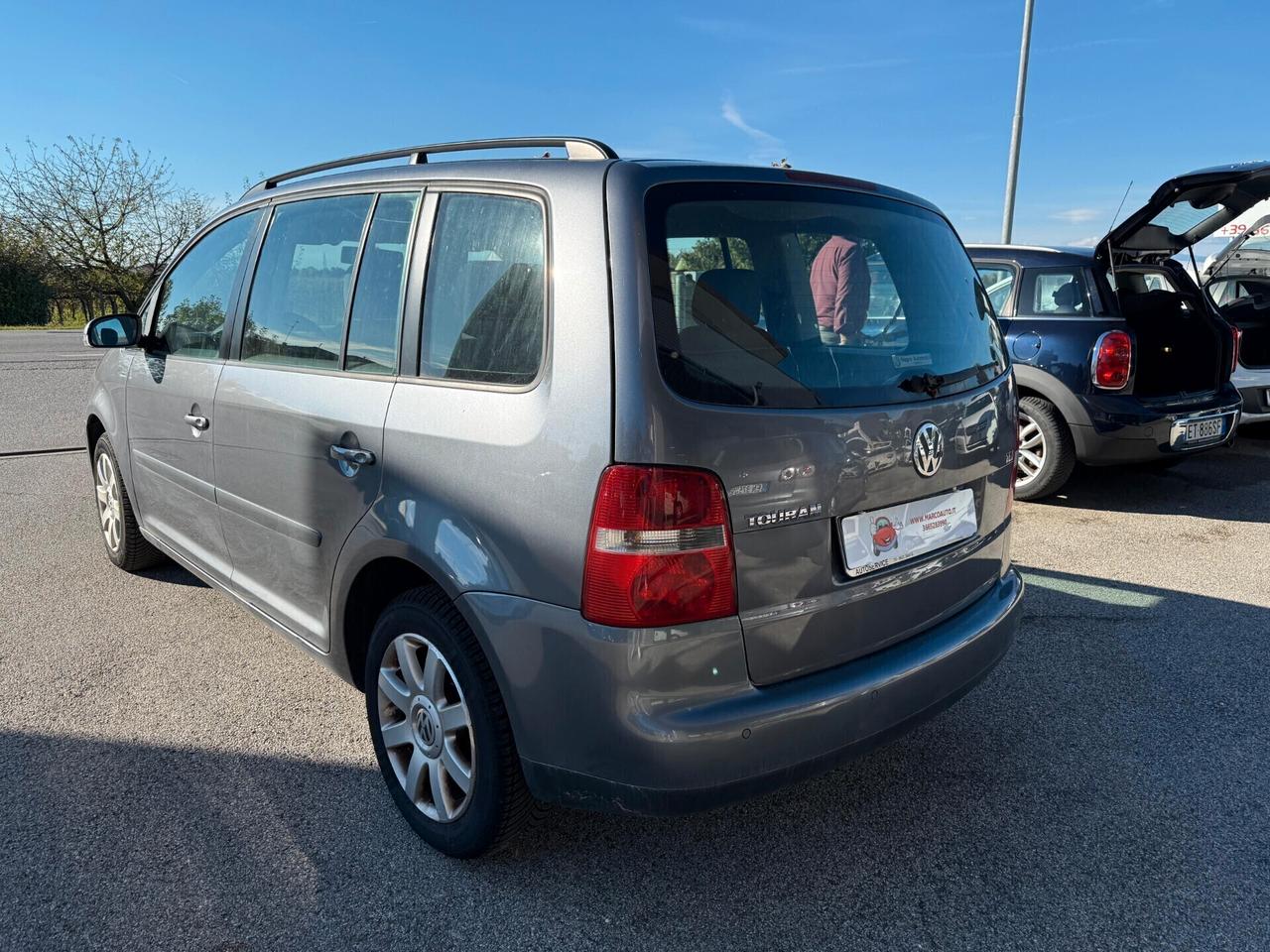 Volkswagen Touran 1.9 Diesel Cambio Automatico Neopatentati