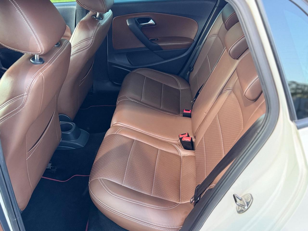 VW Polo GTI 1.4 TSI 180cv DSG 2010 Interno Tabacco