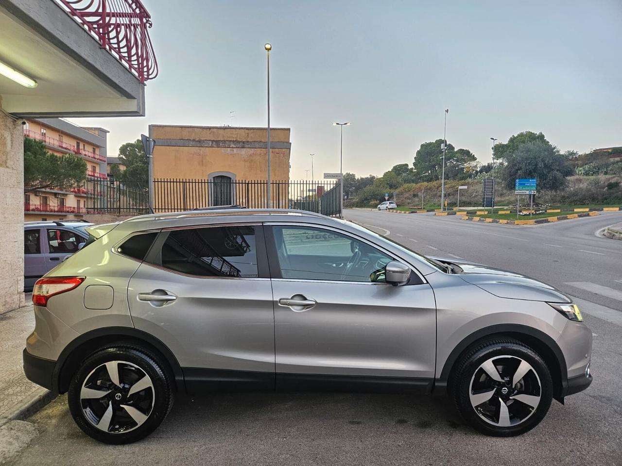 Nissan Qashqai 1.2 benz. DIG-T 360° TETTO PANORAMICO