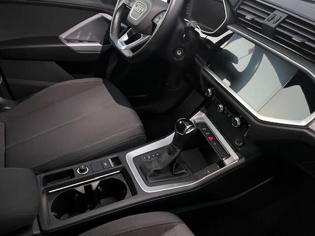 Audi Q3 35 TDI S tronic Business