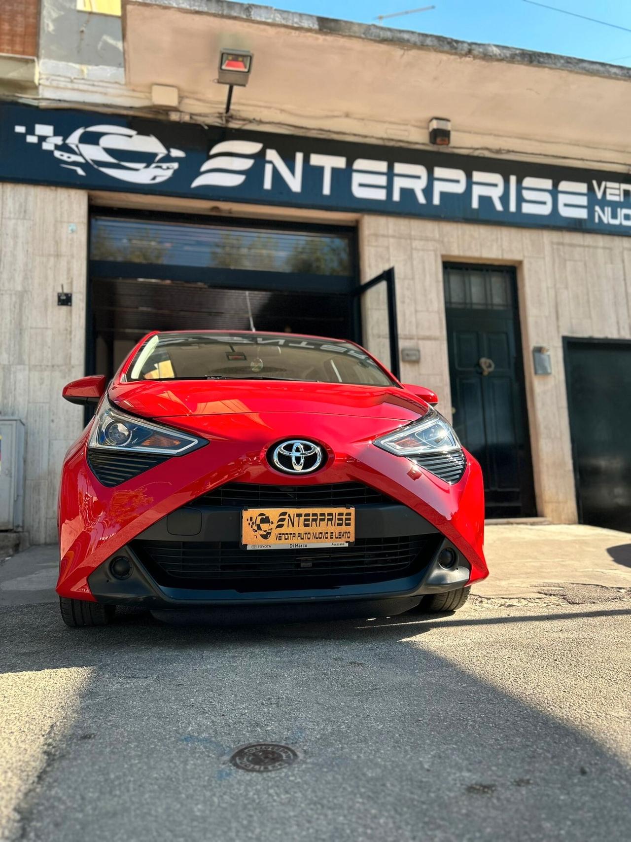 Toyota Aygo Connect 1.0 VVT-i 72 CV 5 porte x-clusiv