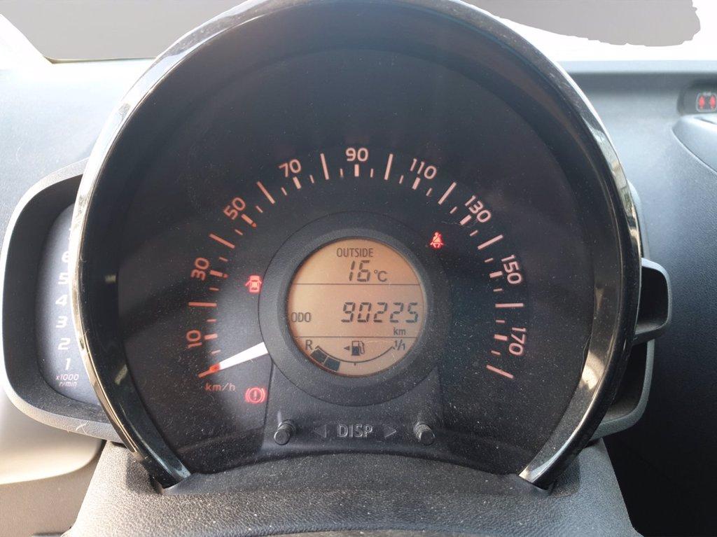 TOYOTA Aygo 5p 1.0 x-play my15 del 2015