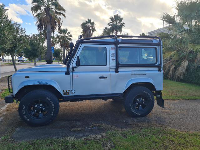 LAND ROVER Defender 90 2.4 TD4 Station Wagon S