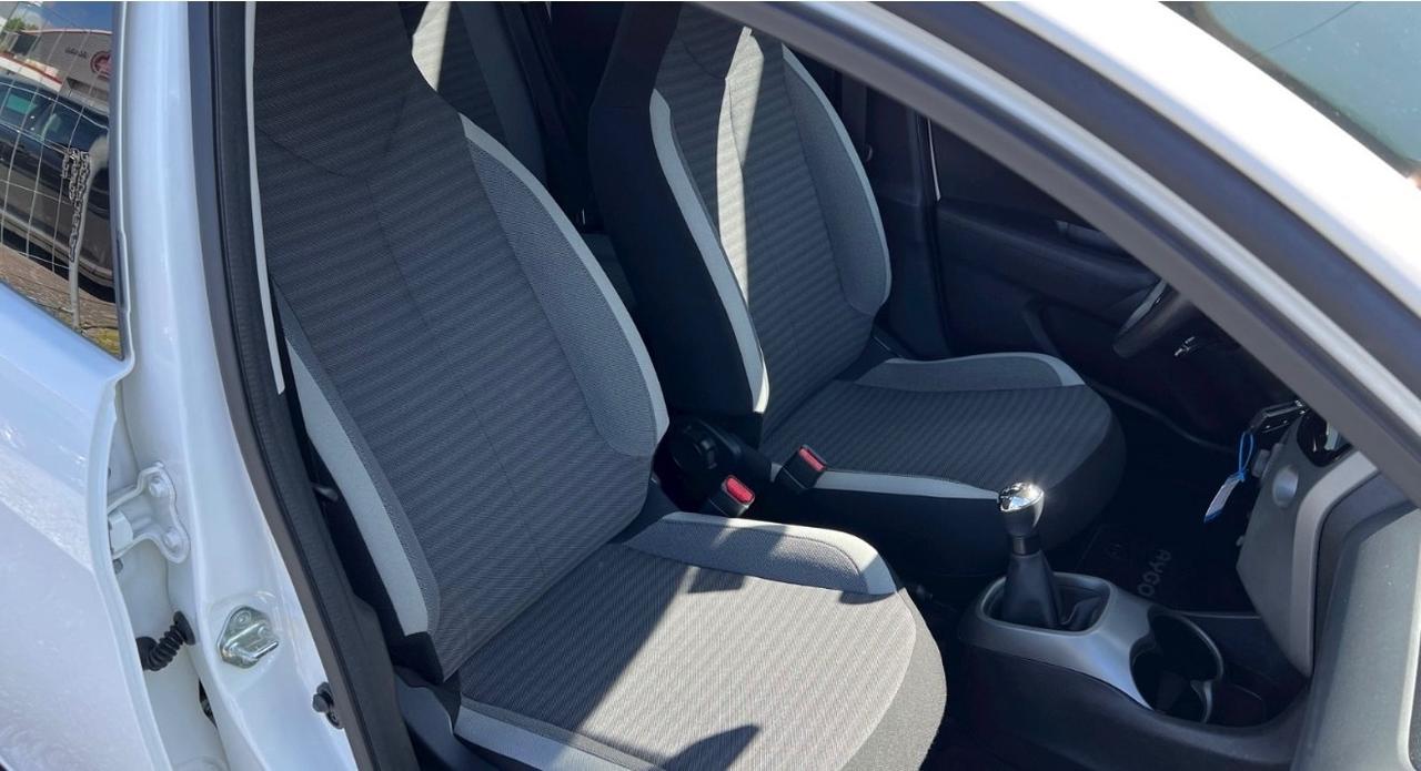 Toyota Aygo 1.0 VVT-i 72 CV 5 porte x-play Manuale