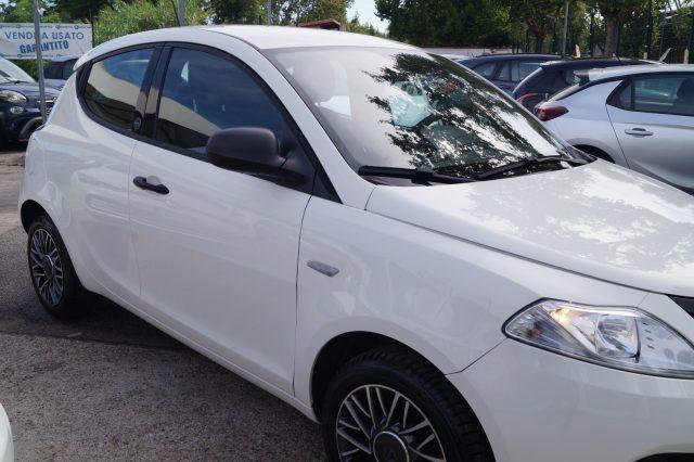 LANCIA Ypsilon 1.0 FireFly 5 porte S&S Hybrid Ecochic Silver