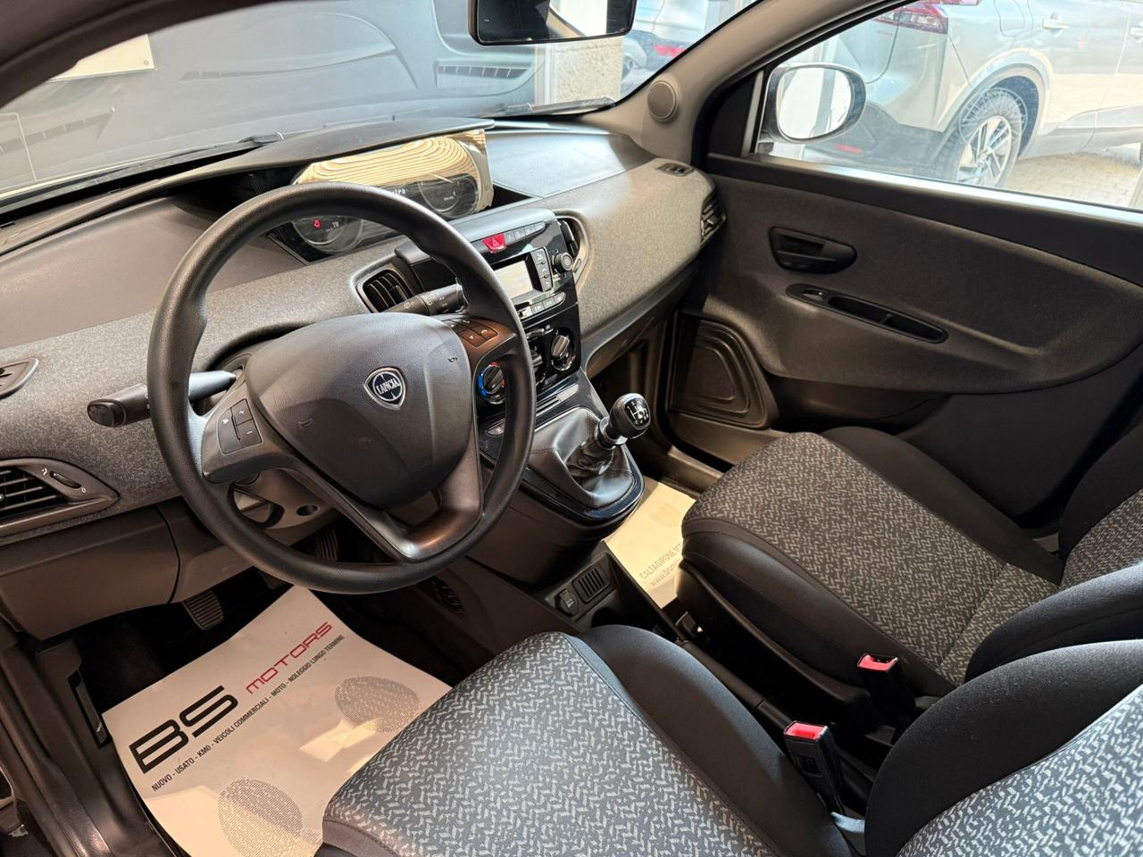 Lancia Ypsilon 1.0 FireFly 5 porte S&S Hybrid Silver Plus