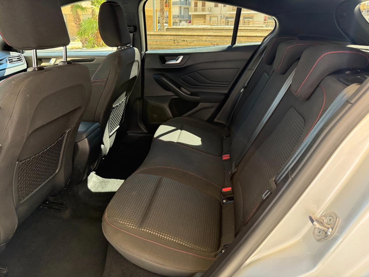 Ford Focus 1.0 EcoBoost Hybrid 125 CV 5p. ST-Line