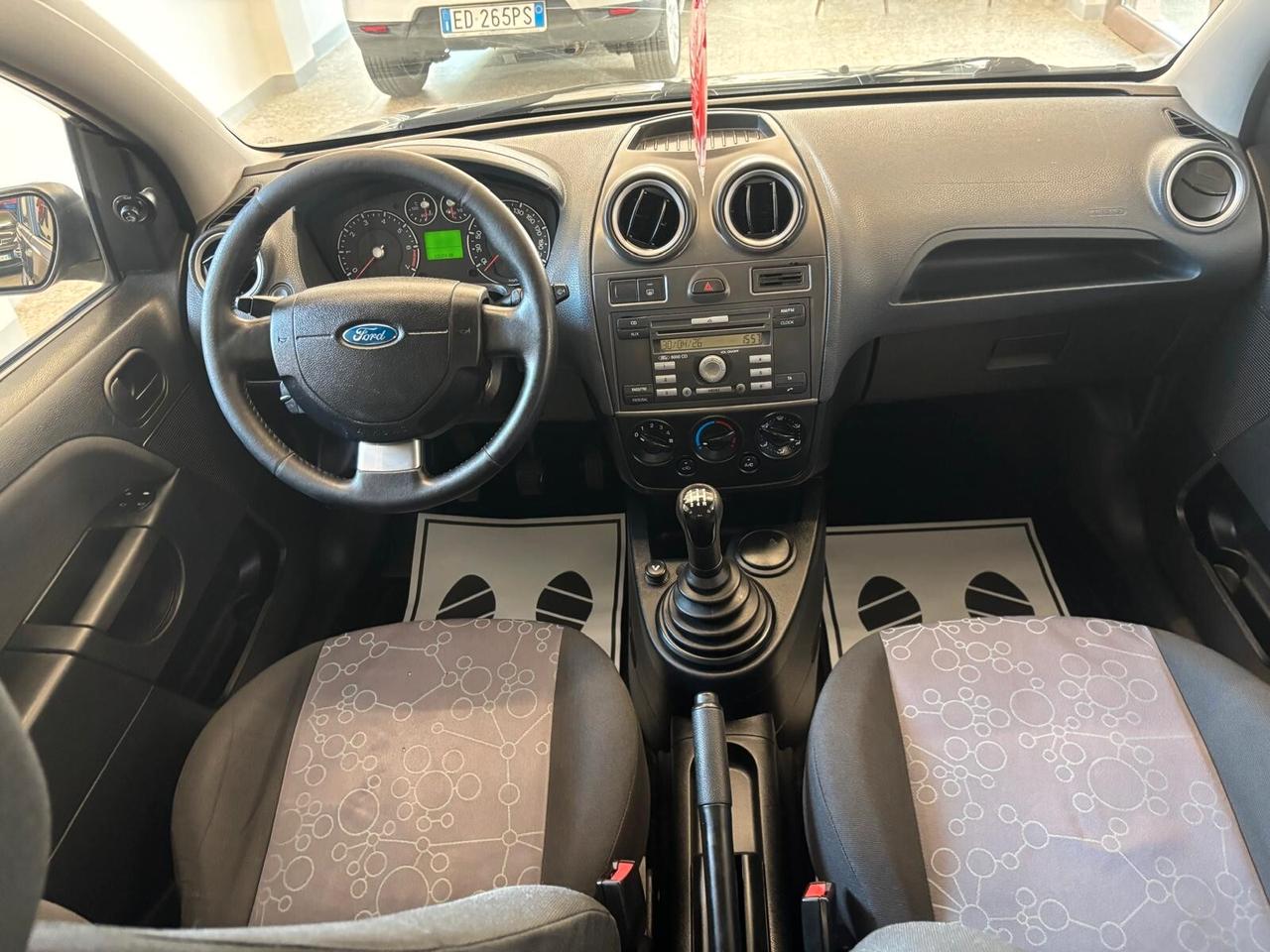 Ford Fiesta 1.2 16V 5p. Ghia