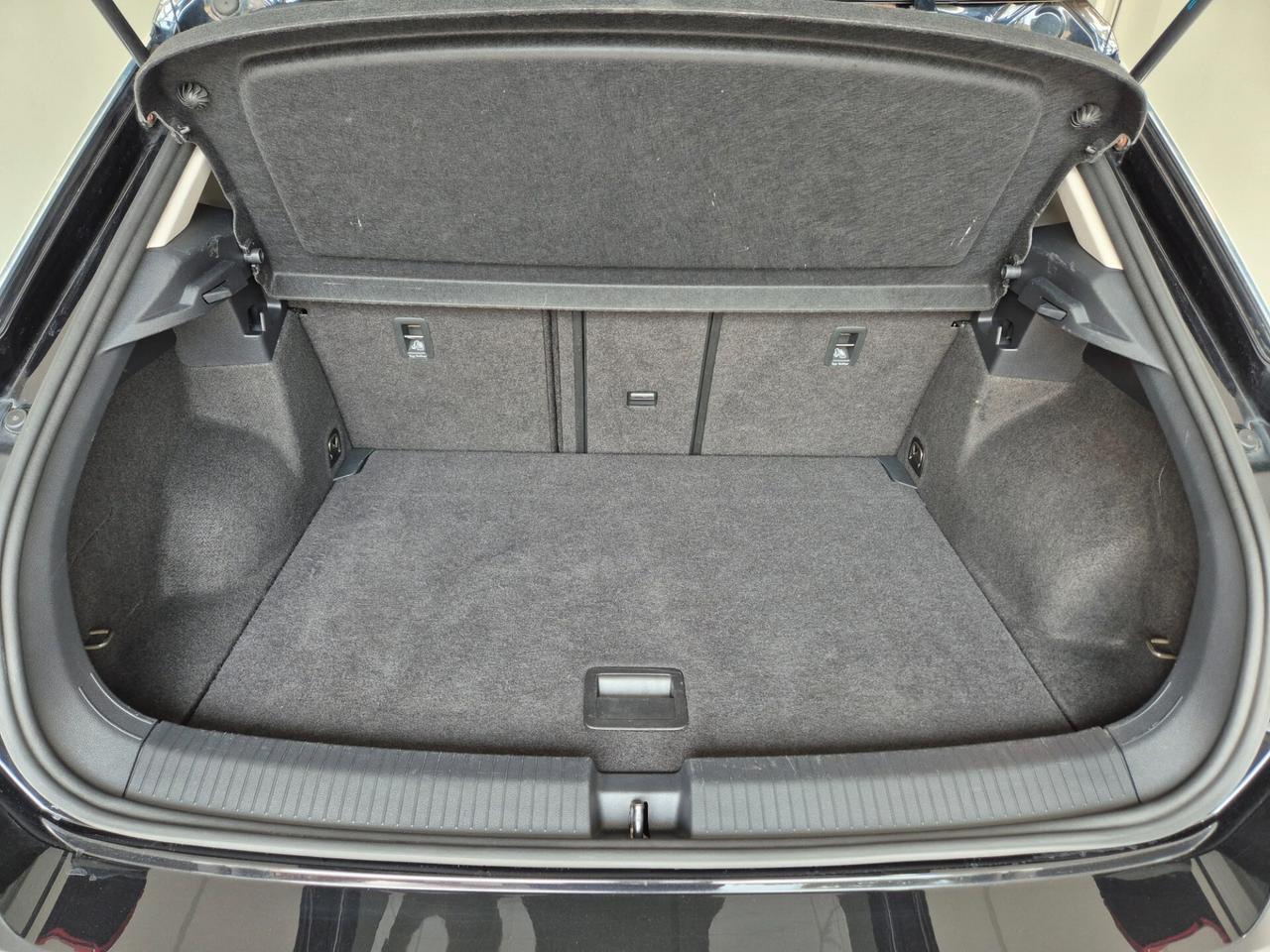 VOLKSWAGEN T-Roc Advanced 1.0 Tsi