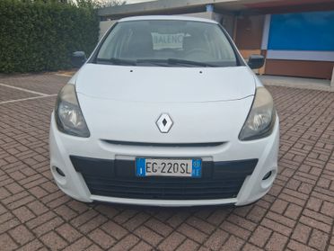 Renault Clio 1.2 16V 5 porte GPL Dynamique ..CELL 320 147 1147 WUATSAPP 3276540940