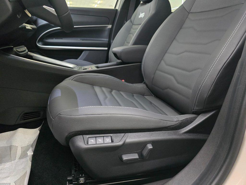 Jeep Avenger 1.2 Turbo 100 CV e-Hybrid Summit + Tetto