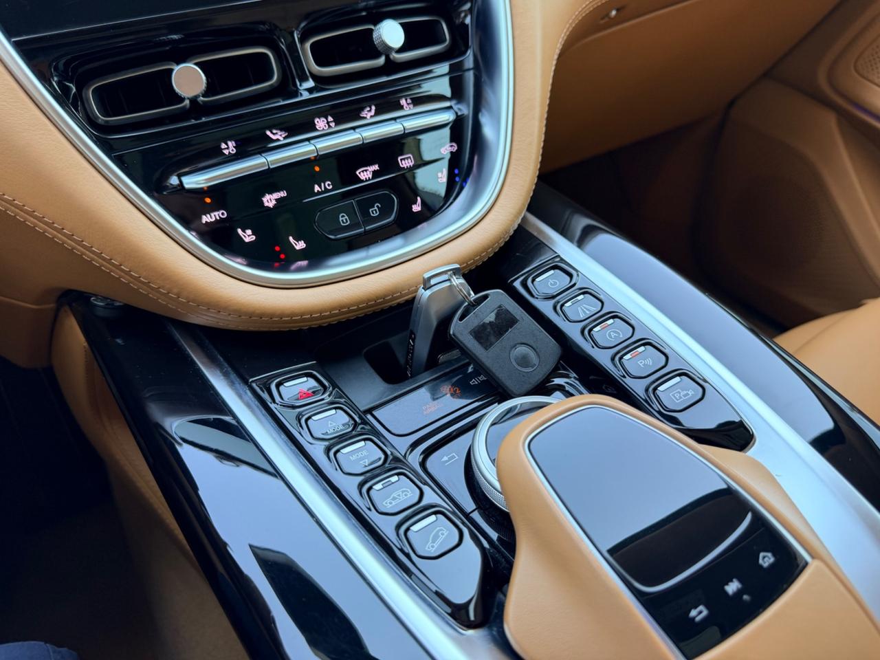 Aston Martin DBX in garanzia