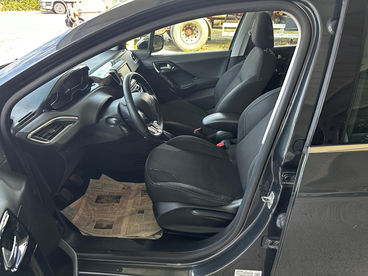 Peugeot 208 PureTech 82 5 porte Allure