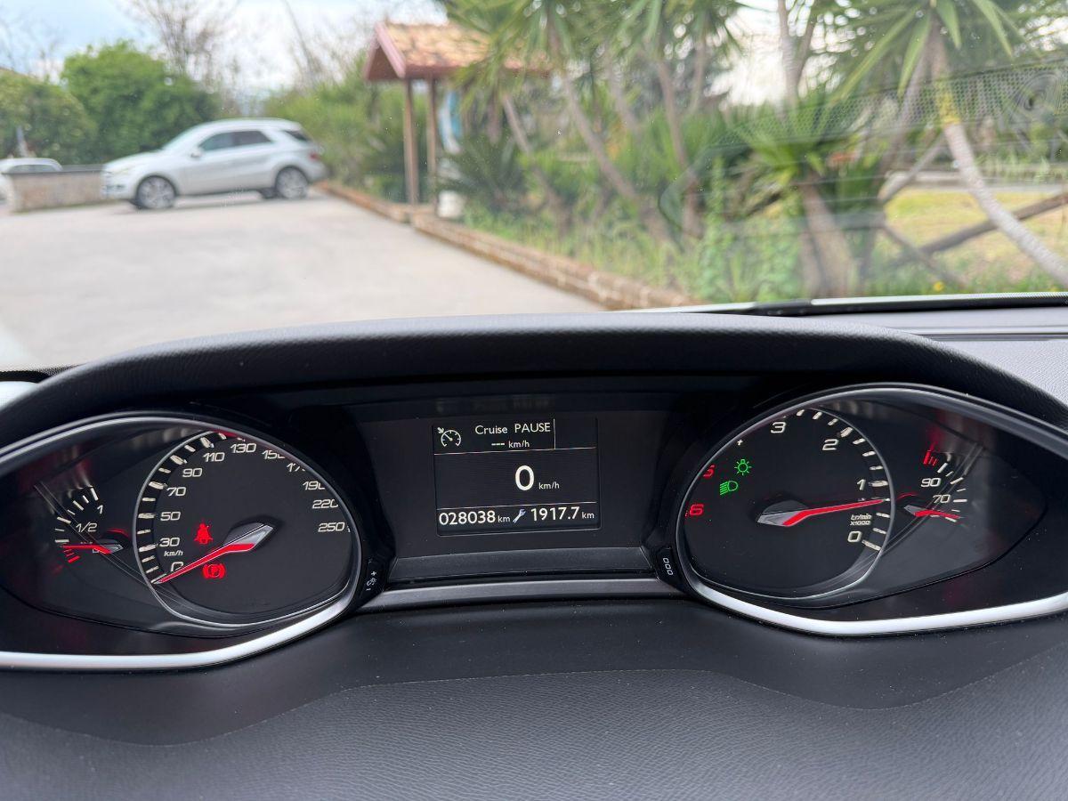 PEUGEOT - 308 - BlueHDi 120 S&S Allure