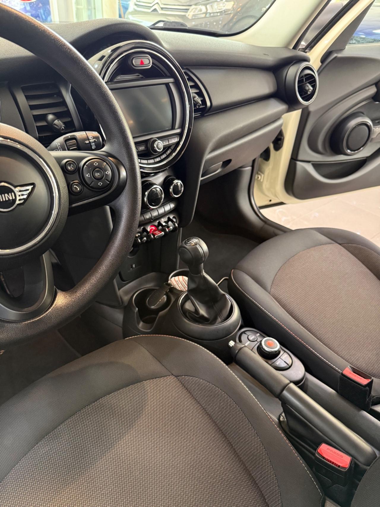 Mini 1.5 One 75 CV 45.000 km Neopatentati