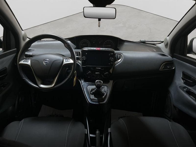Lancia Ypsilon 1.0 FireFly Hybrid SCHERMO TOUCHSCREEN