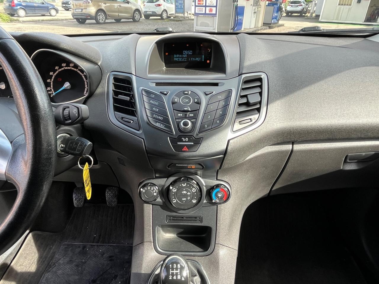Ford Fiesta 1.2 60CV 5 porte Black & White Edition