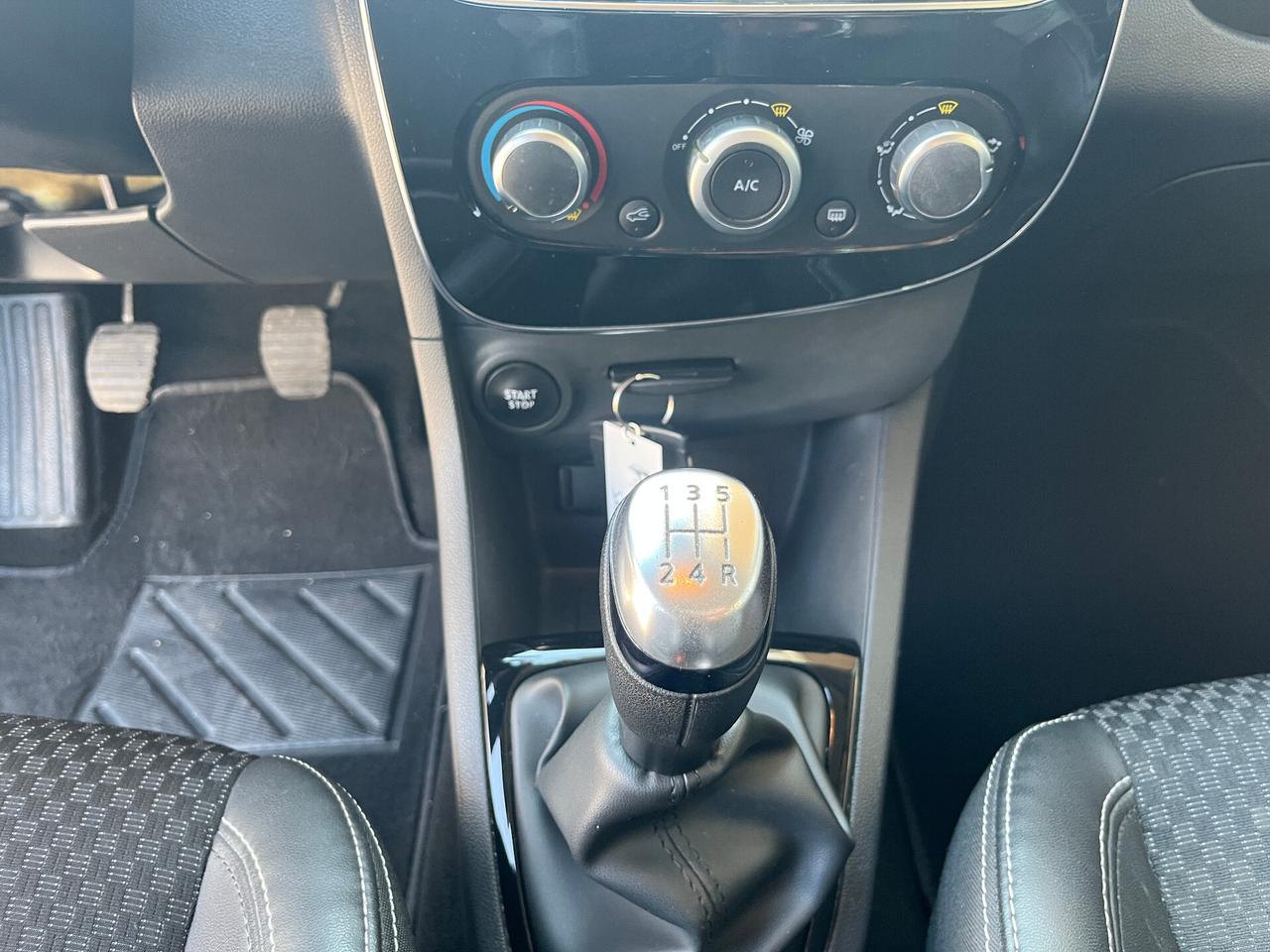 Renault Clio dCi 90 CV 5 porte Moschino Zen
