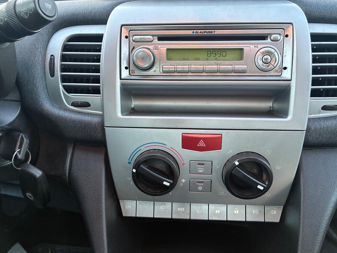 Lancia Ypsilon 1.2 69cv Unyca - 2012
