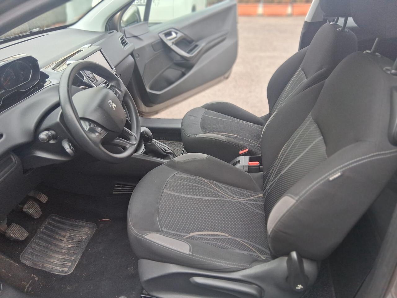 Peugeot 208 1.2 VTi 82 CV 3 porte Allure