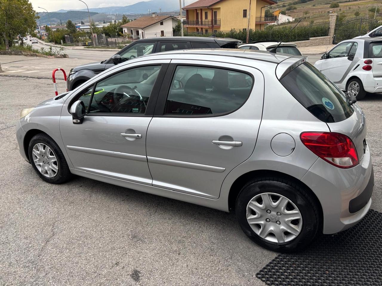 Peugeot 207 1.4 HDi 70CV 5p. Active