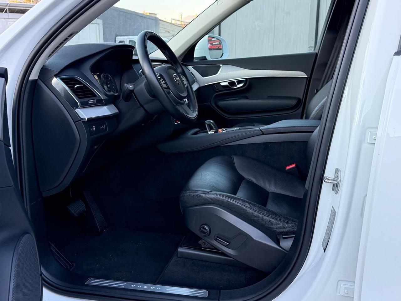 VOLVO XC90 MOMENTUM AWD IVA ESPOSTA