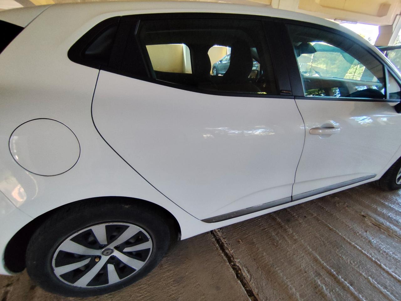 Renault Clio Full Hybrid E-Tech 140 CV 5 porte Initiale Paris