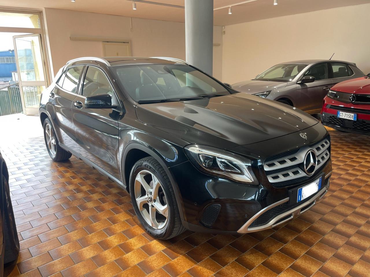 Mercedes-benz GLA 220 d Automatic 4Matic Sport Tetto apribile