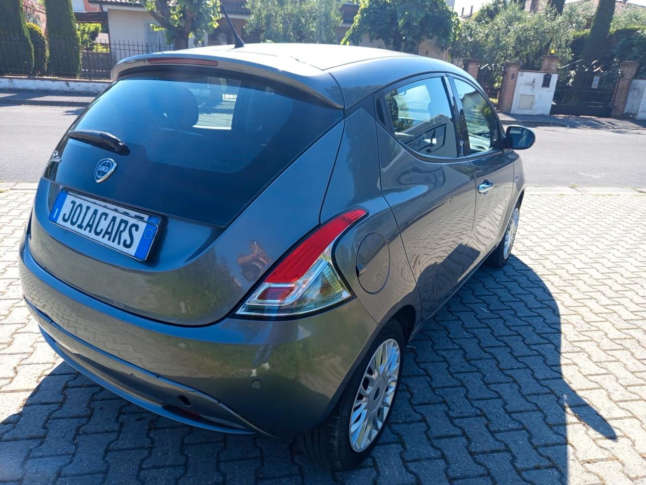 Lancia Ypsilon 1.2 69 CV 5 porte Platinum