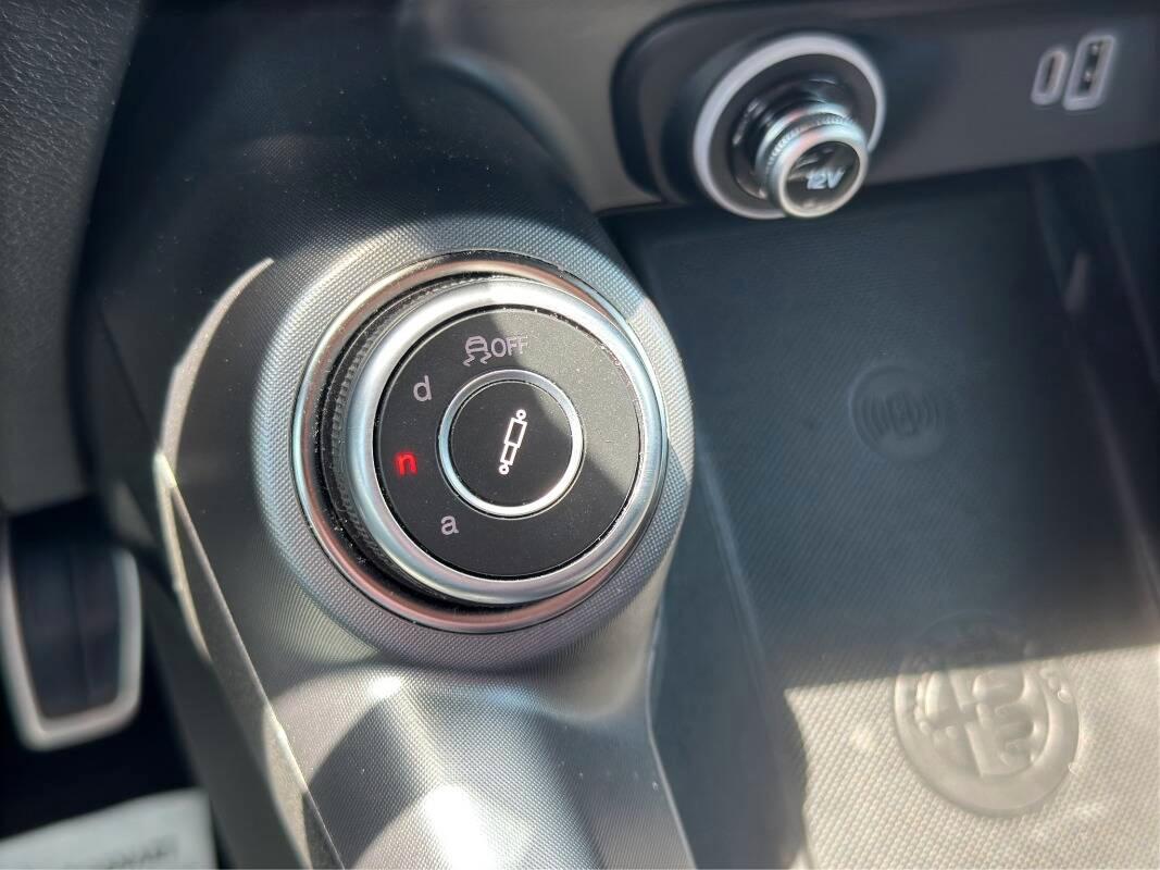 Alfa Romeo Tonale 1.5 hybrid Veloce 160cv AUTOMATICA