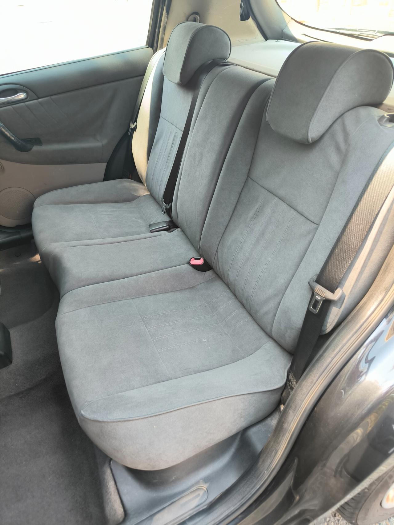 Alfa Romeo 147 1.9 JTD (120) 5 porte Distinctive