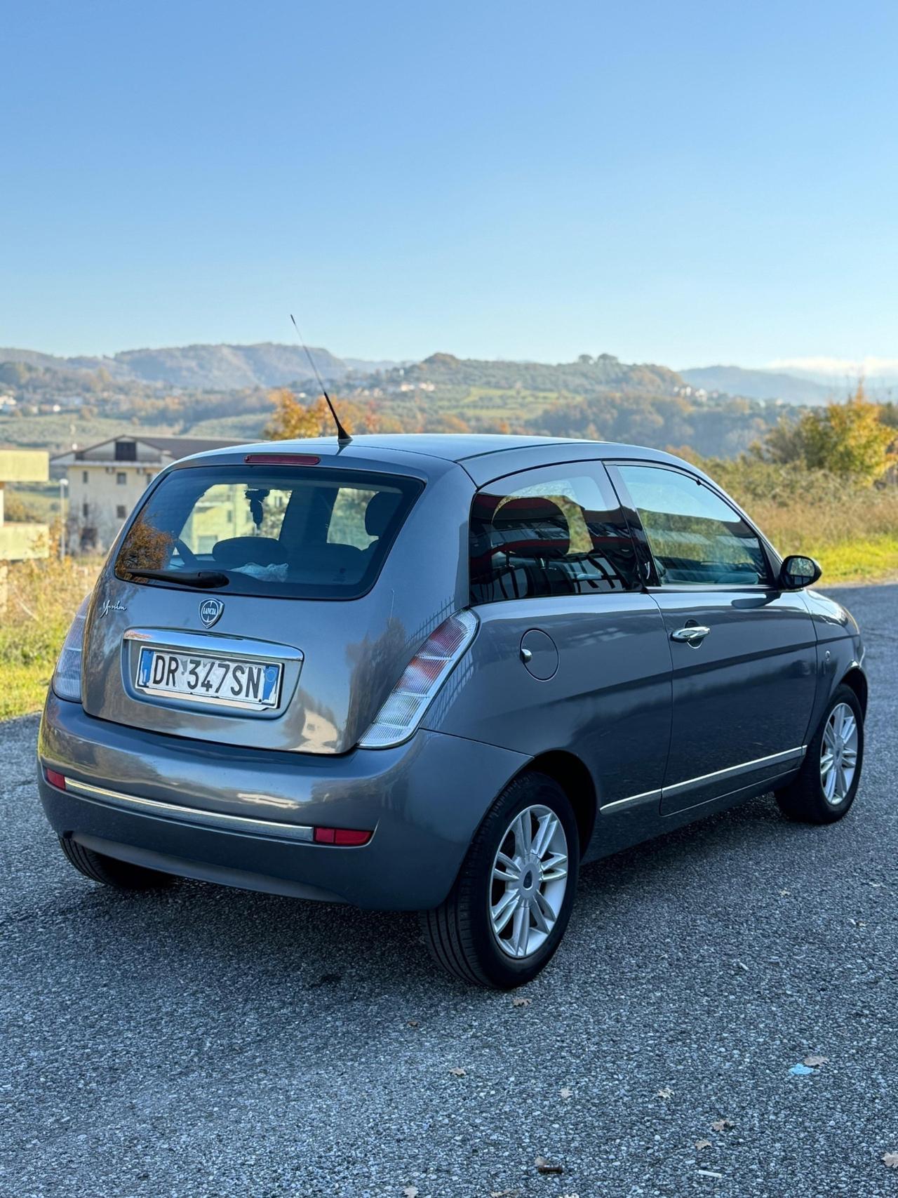 Lancia Ypsilon 1.3 MJT 75 CV DPF Sport MomoDesign