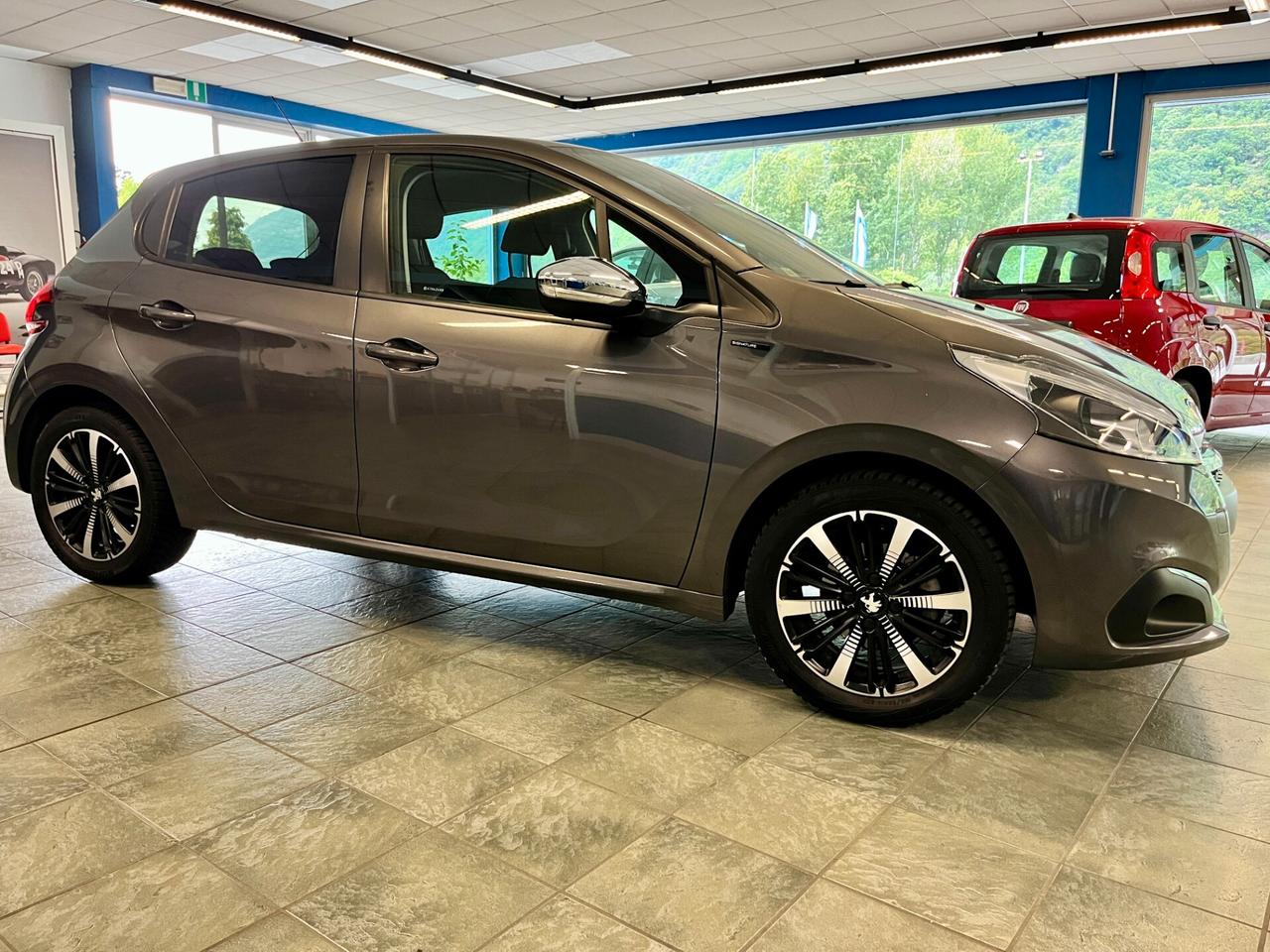 Peugeot 208 PureTech 82 Stop&Start 5 porte Signature