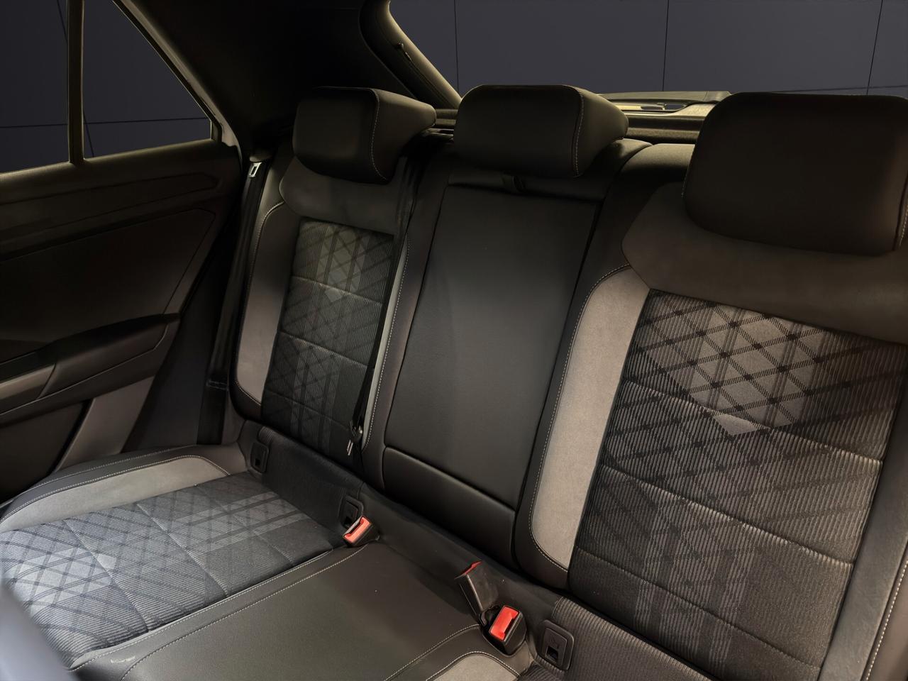 Volkswagen T-Roc 2.0 TDI 150 CV DSG 4MOTION R-Line