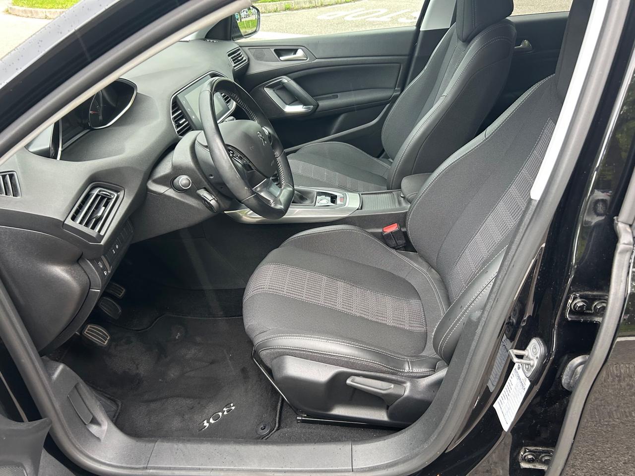 Peugeot 308 PureTech Turbo 130 S&S Allure* 73000 Km *