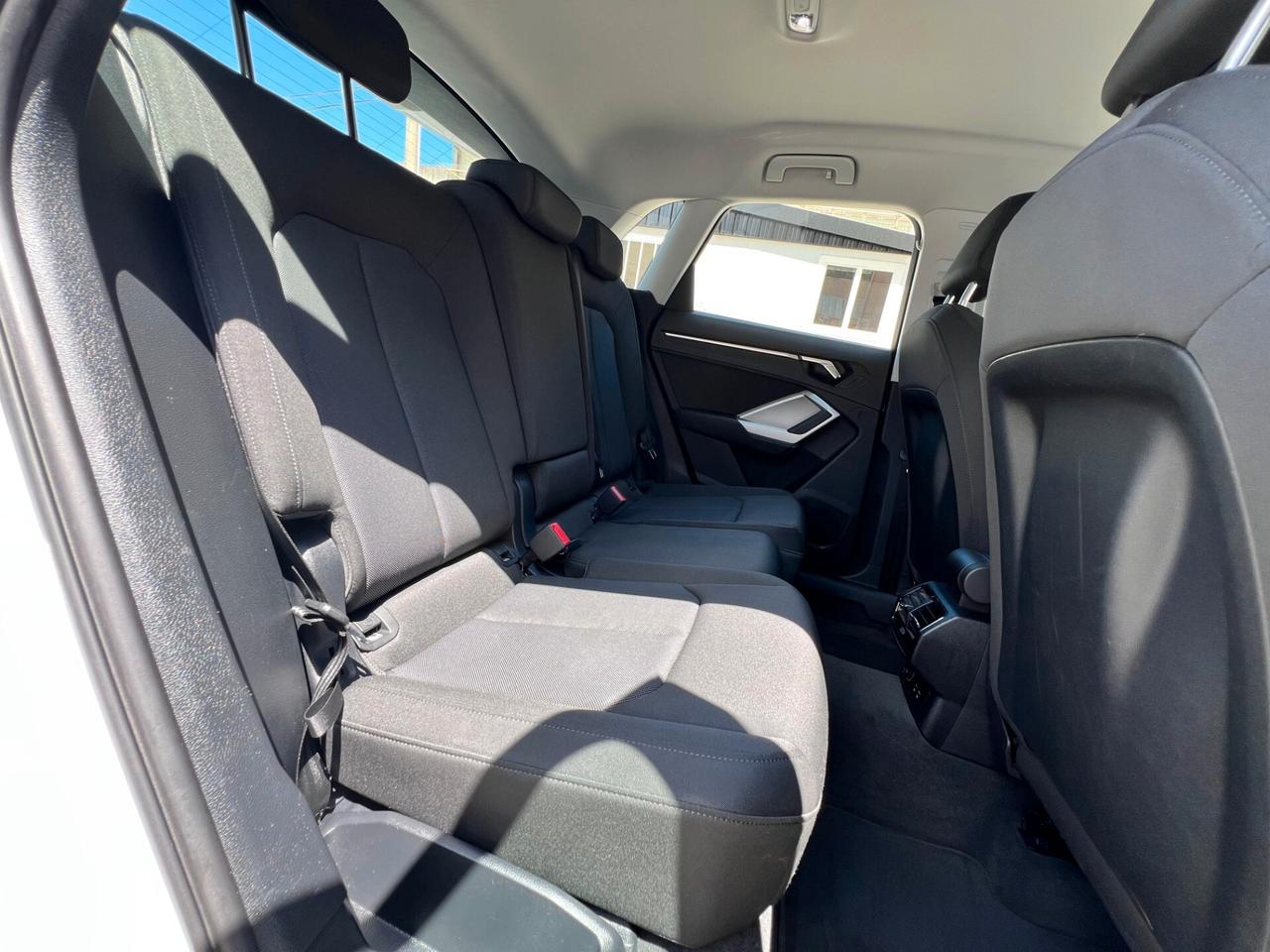 Audi Q3 35 TDI quattro S tronic Business Sport