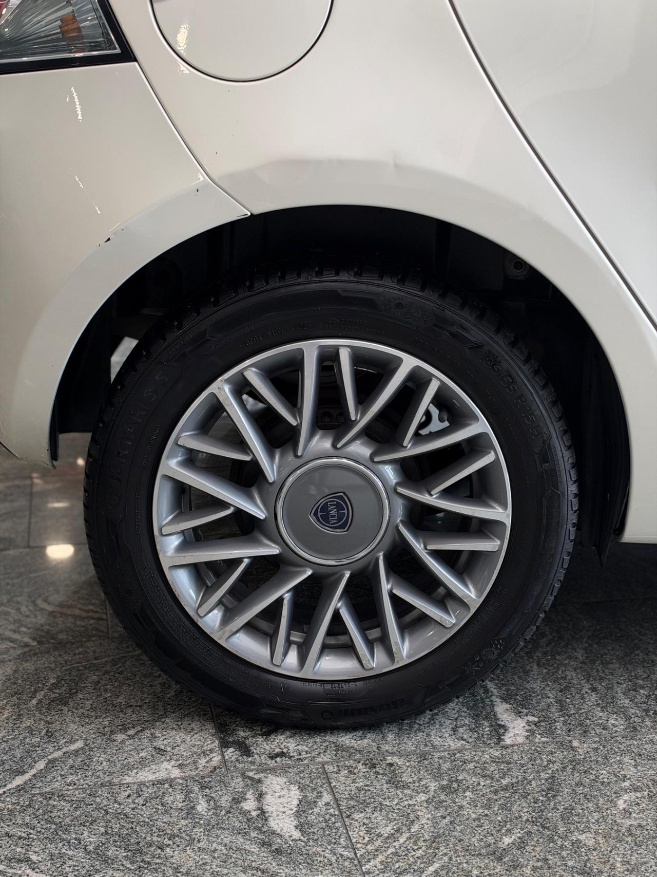 Lancia Ypsilon 1.3 MJT 16V 95 CV 5 porte S&S Silver