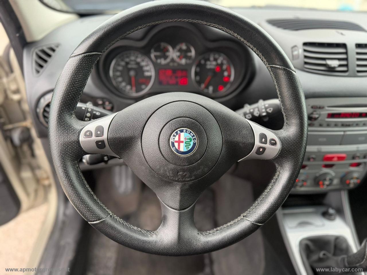 ALFA ROMEO 147 1.6 TS 105CV 5p. Distinctive