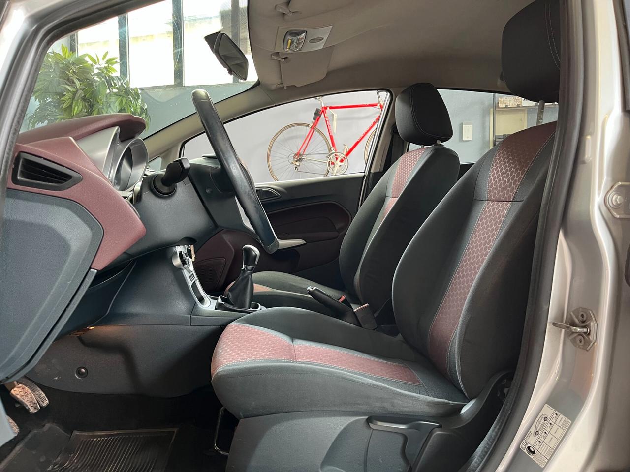 Ford Fiesta 1.2cc TITANIUM 82cv 5 PORTE x NEOPATENTATI