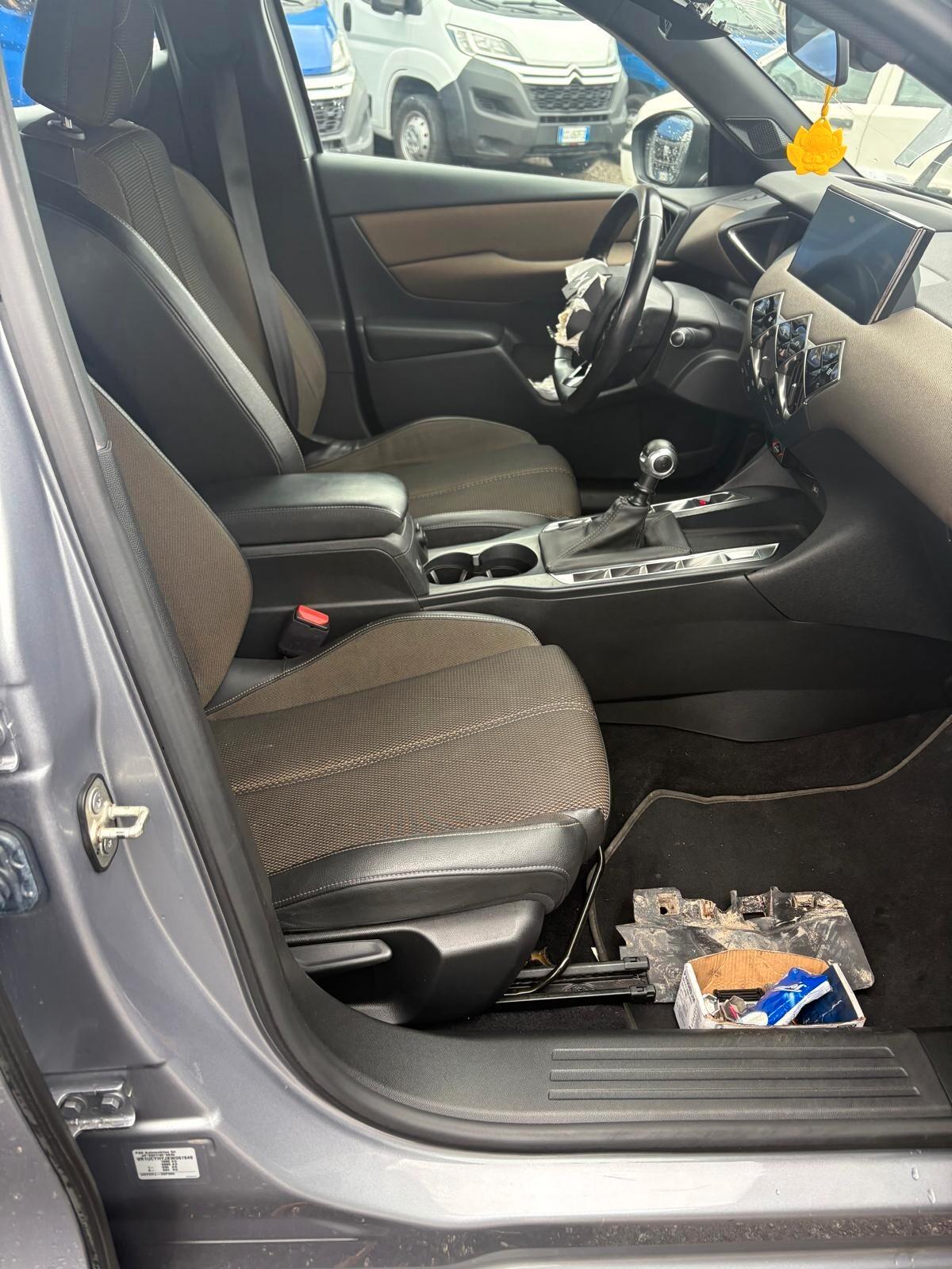 Ds DS3 3 Crossback BlueHDi 100 Performance Line SINISTRATA