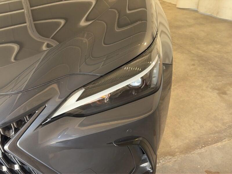 Lexus NX II 2022 350h 2.5 Premium 4wd 244cv e-cvt