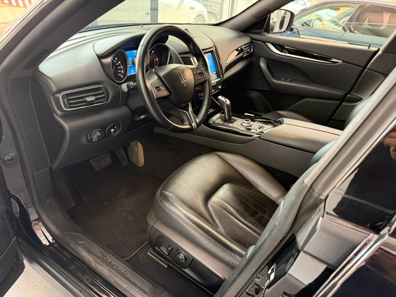 Maserati Levante V6 Diesel AWD 250cv Nerissimo Edition