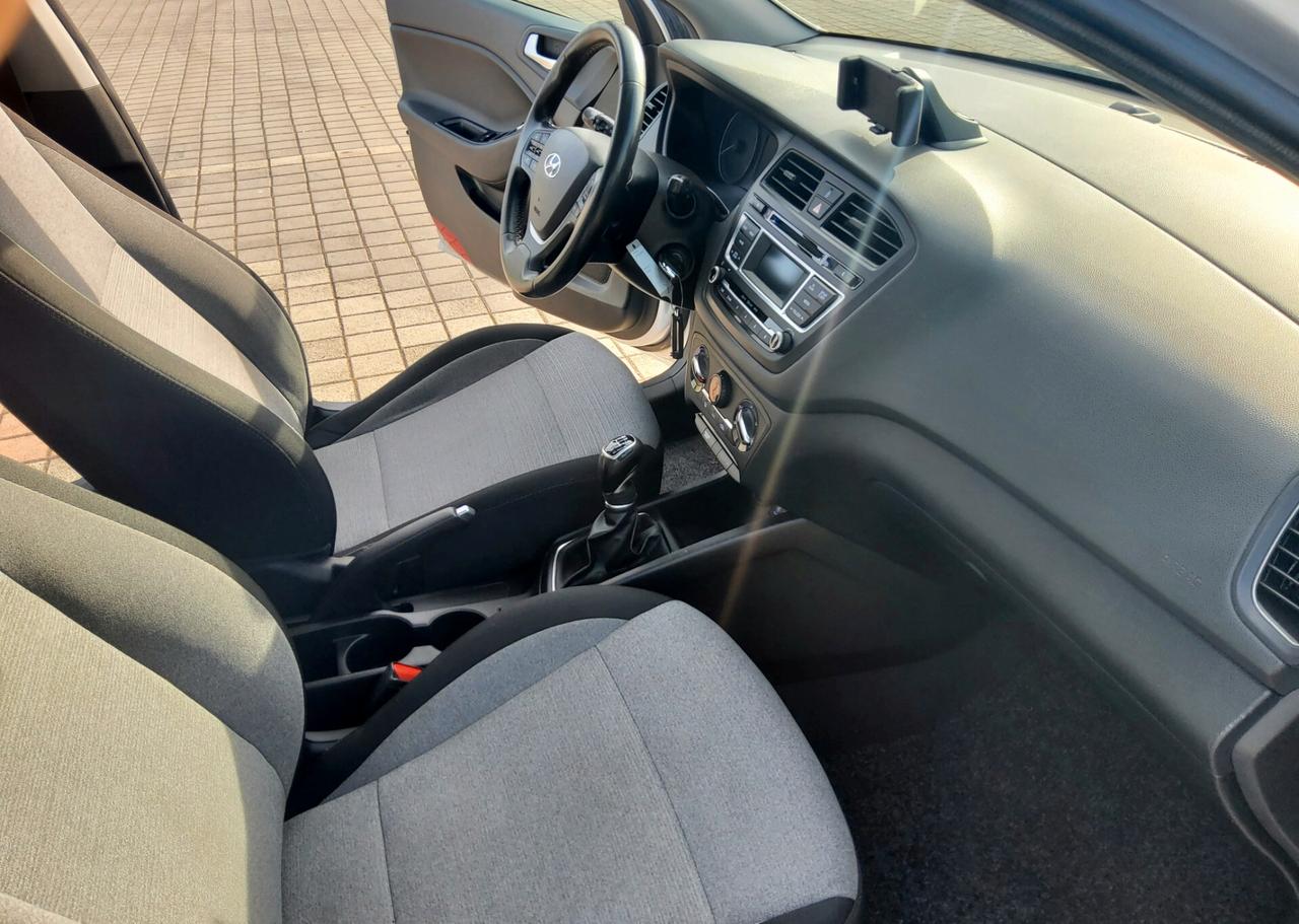 Hyundai i20 1.1 CRDi 12V 5 porte Comfort