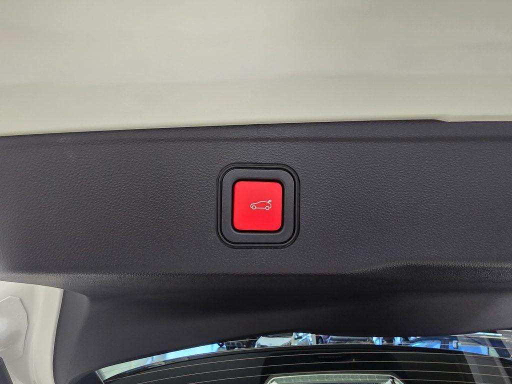 Jeep Avenger 1.2 Turbo 100 CV e-Hybrid Summit