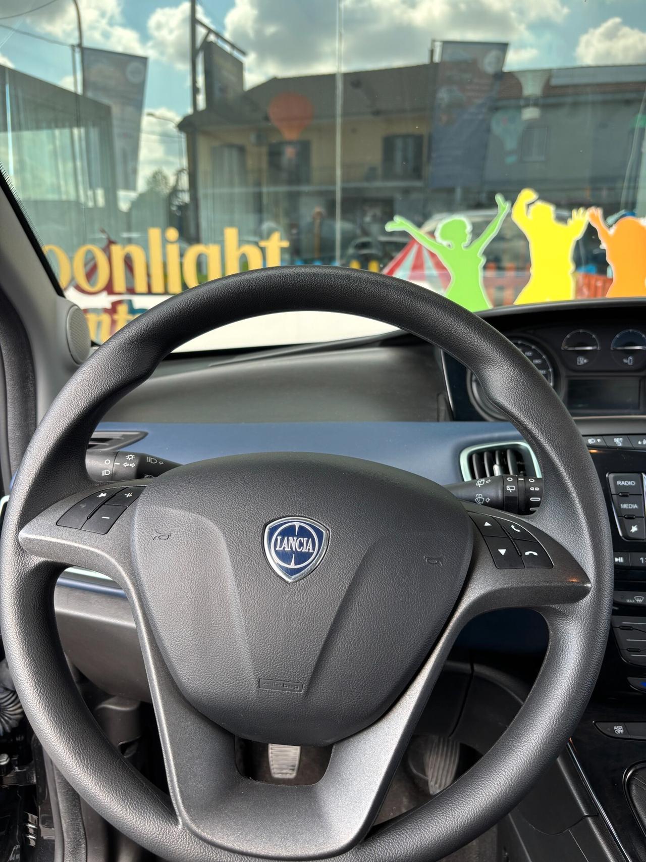 Lancia Ypsilon 1.0 FireFly 5 porte S&S Hybrid Oro